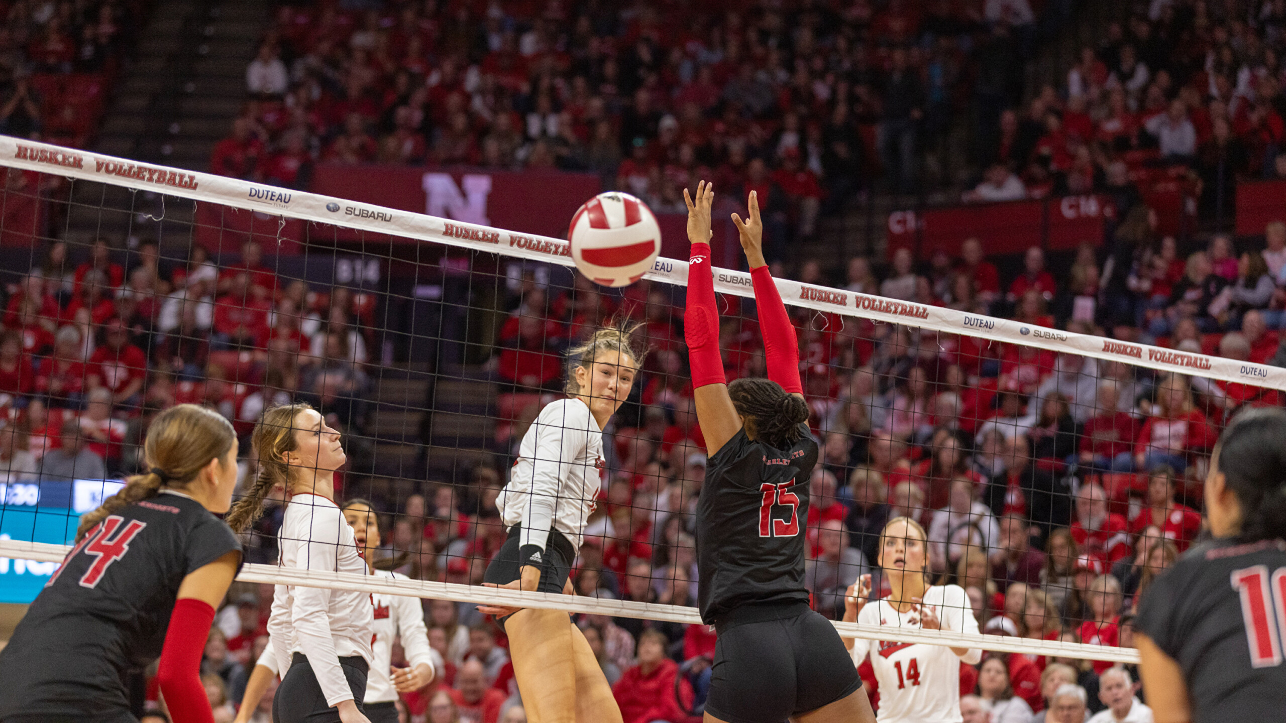 Nebraska volleyball sweeps Rutgers at home