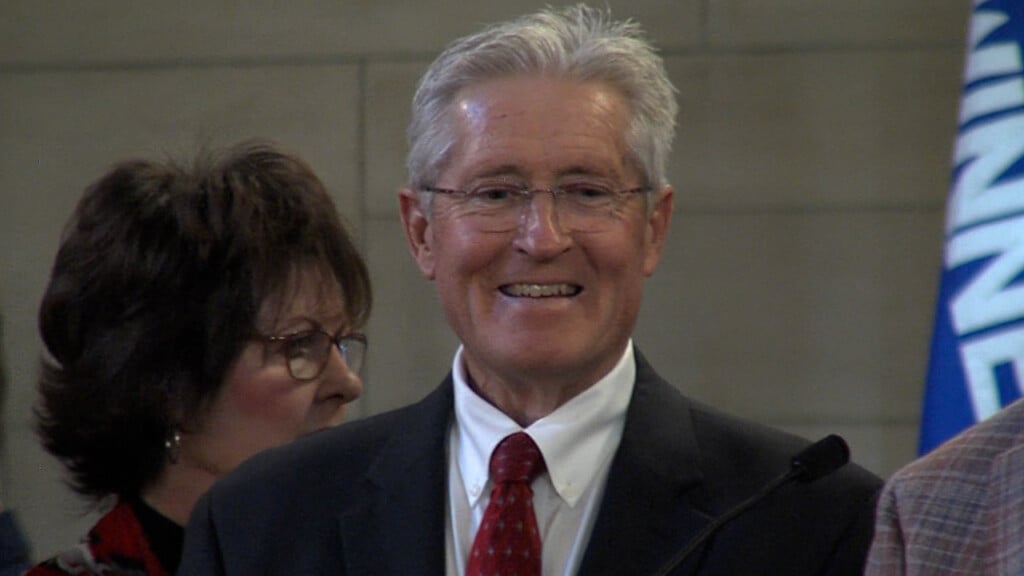 Senator Swearing In Vo00 00 09 04still001