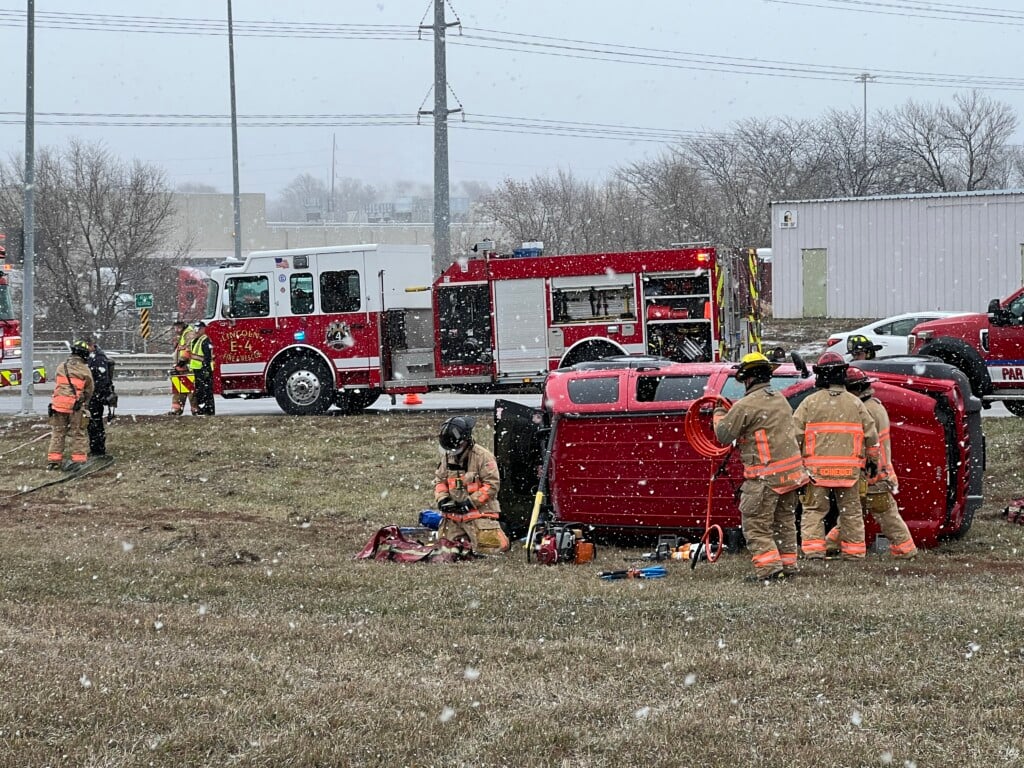 LFR responds to crash on 14th and Center Park