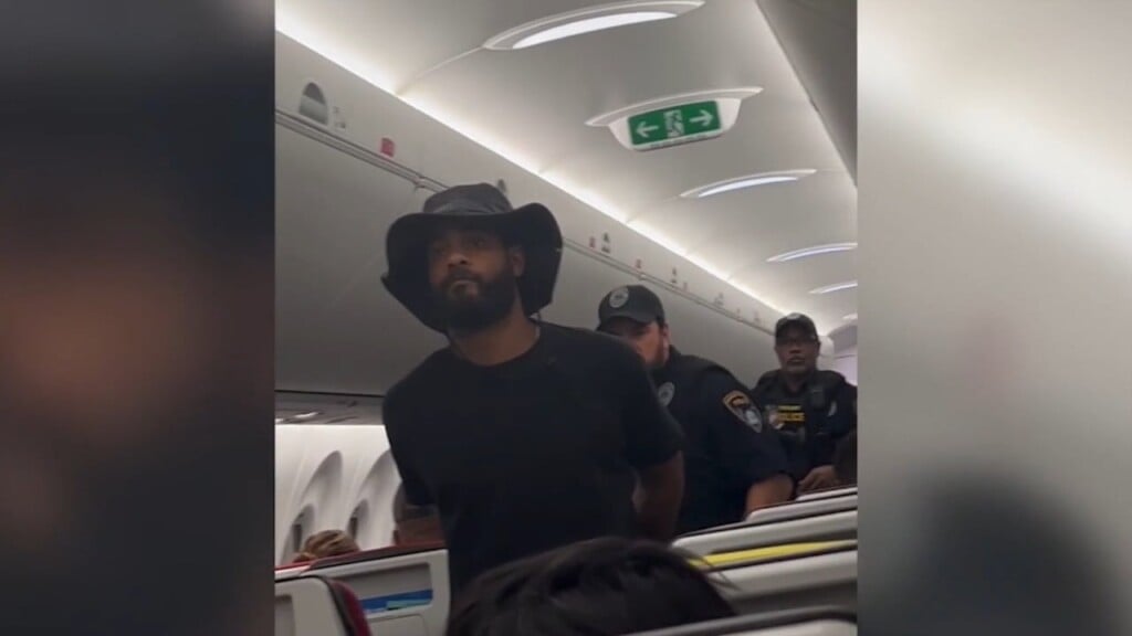 Delayed Breeze Flight Lands Back In Providence