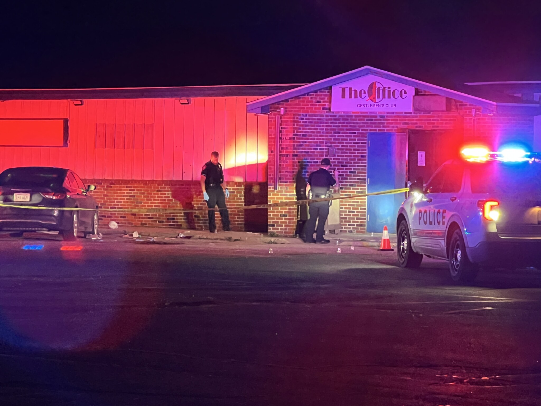 Police arrest 32-year-old man in deadly shooting at west Lincoln strip club