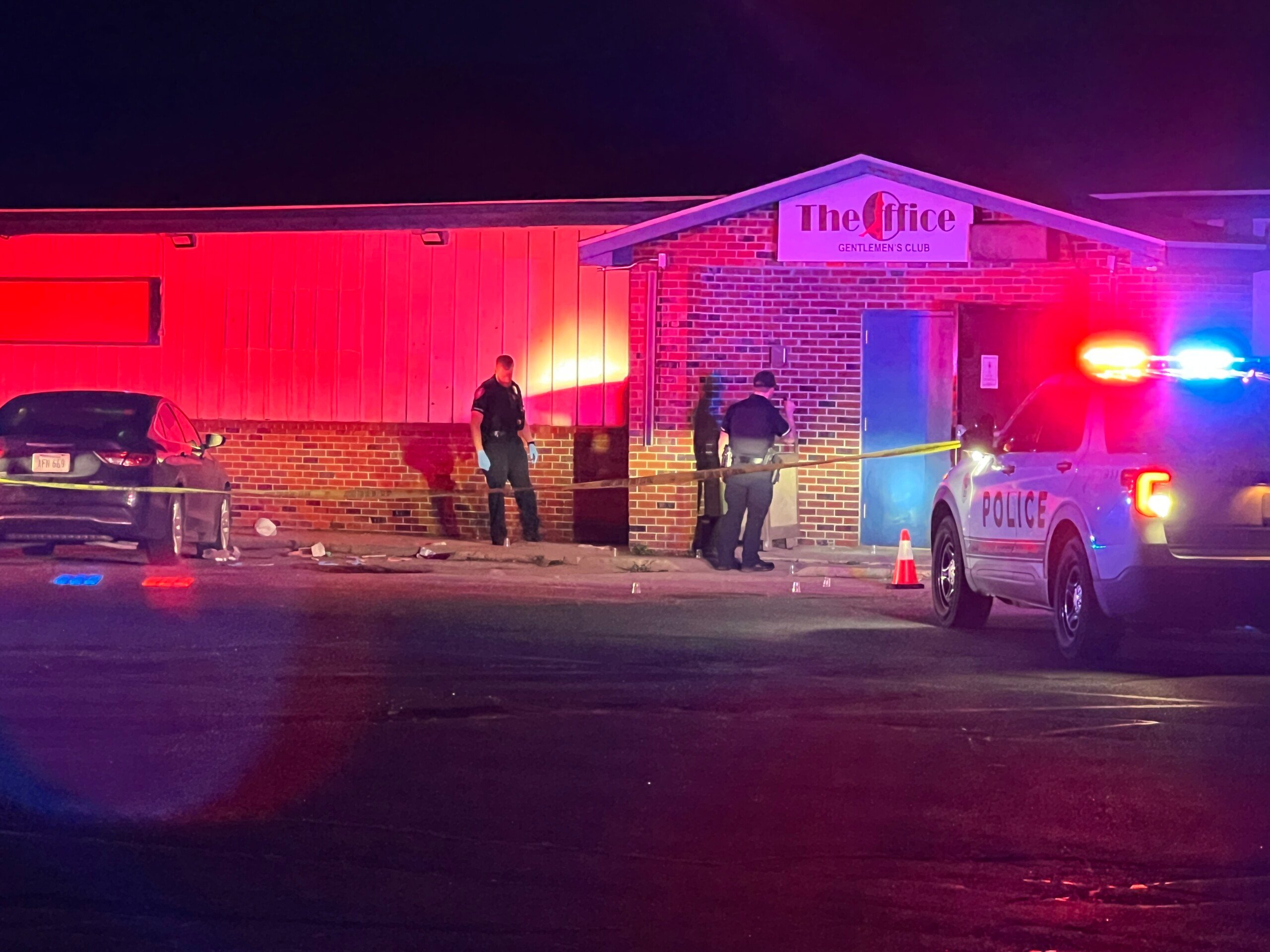 Police arrest 32-year-old man in deadly shooting at west Lincoln strip club