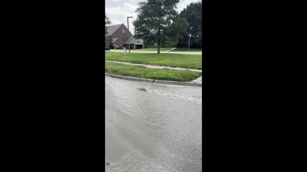 Watch: Water Rushes Through Lincoln Street After Main Break