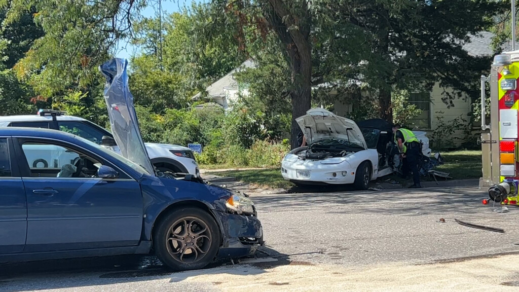 Crash on 10th and Peach streets