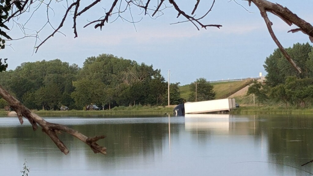 Semi drives into Mormon Island Lake