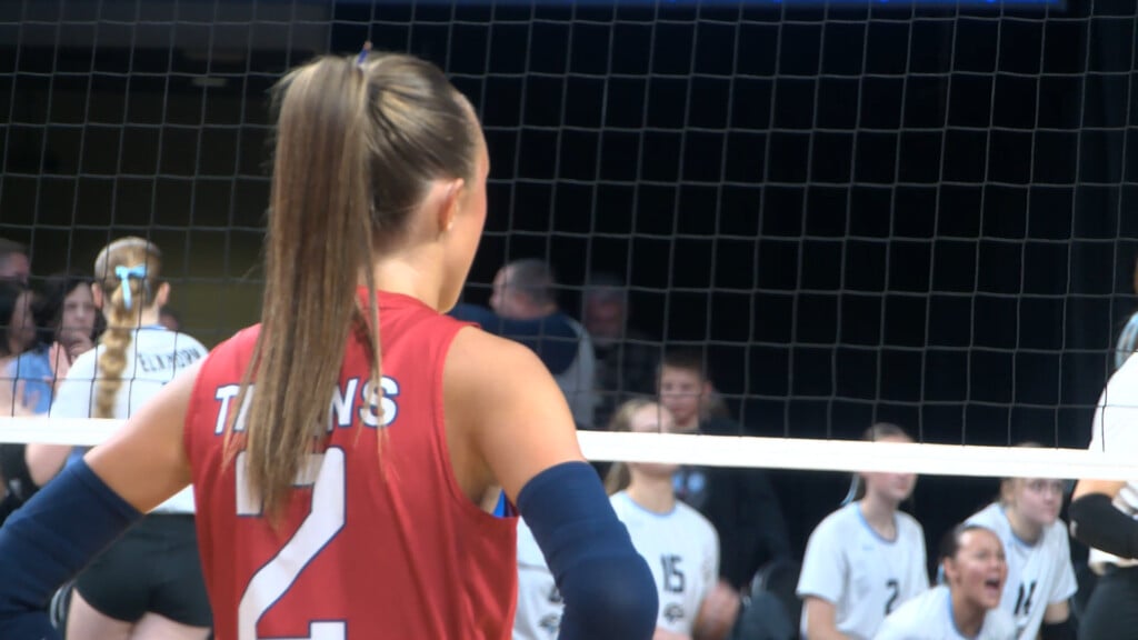 Anna Jelinek and Norris take down Elkhorn North