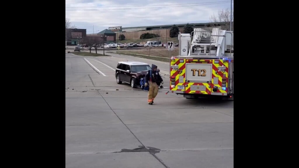 Two Vehicles Involved In Southeast Lincoln Crash