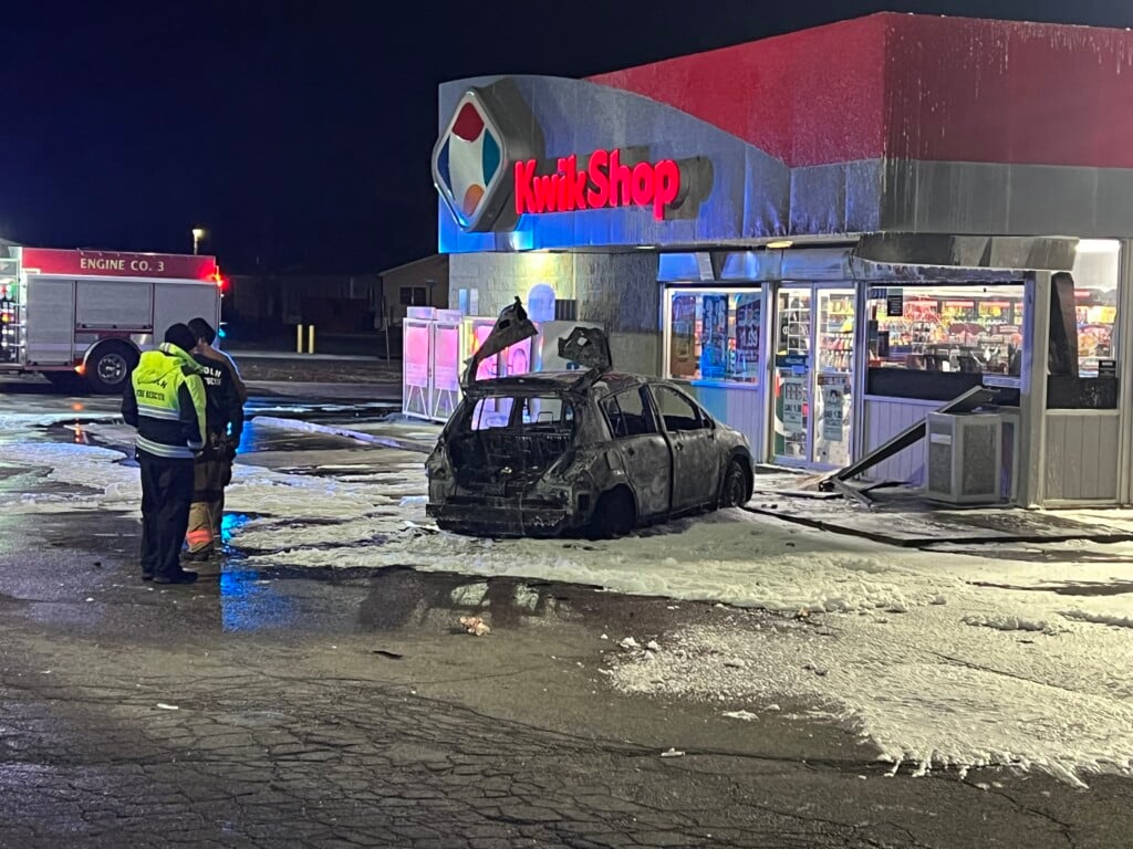 Car fire causes $5,000 in damage to north Lincoln gas station