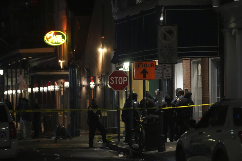 Aptopix New Orleans Car Into Crowd