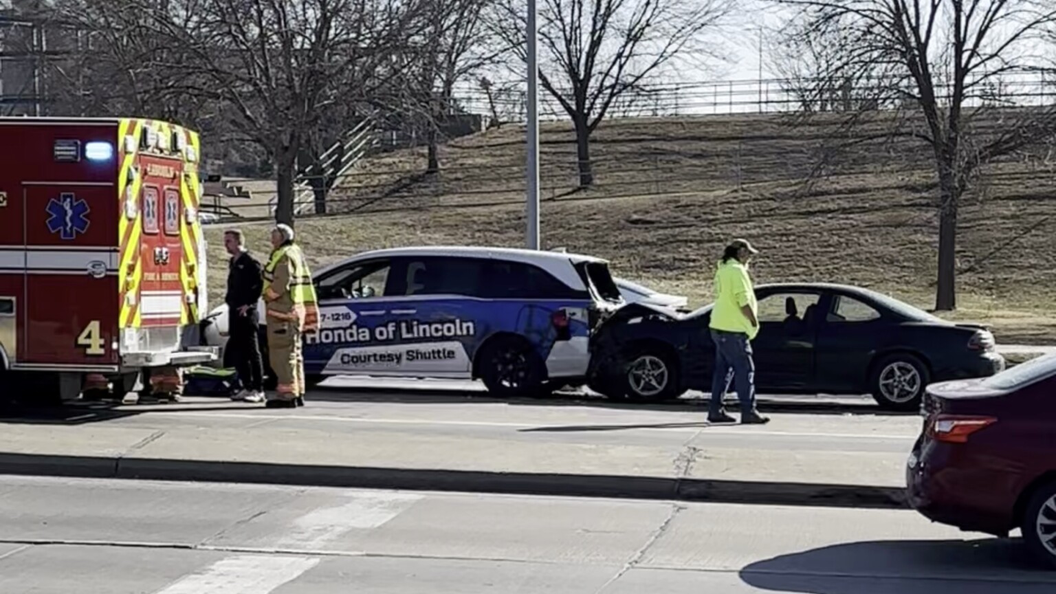 One injured in multi-vehicle crash in south Lincoln