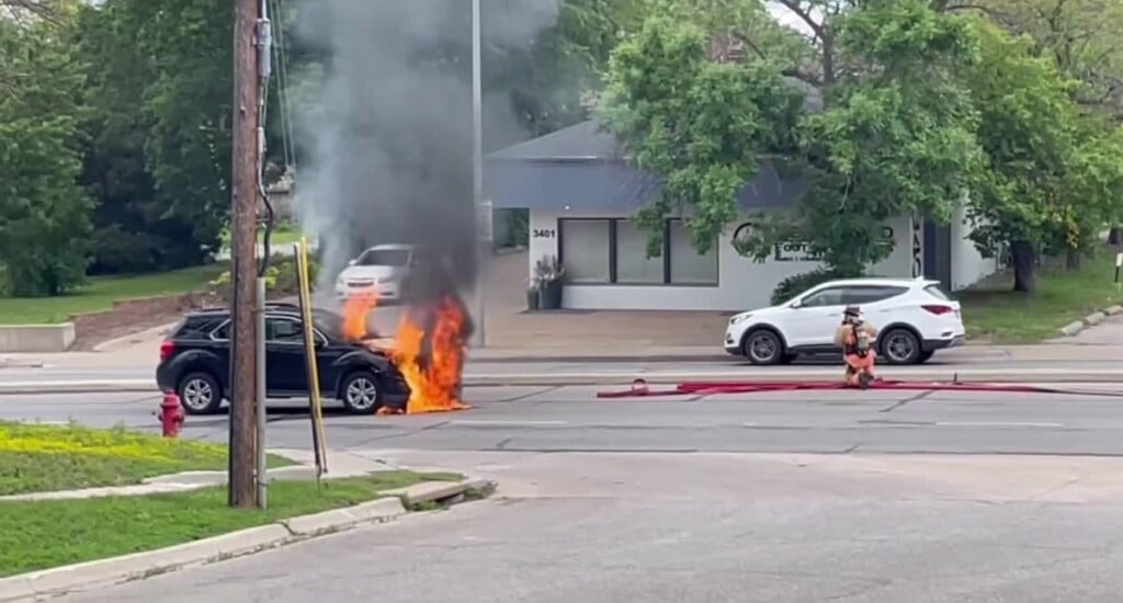 Watch: Suv Catches Fire After Lincoln Crash