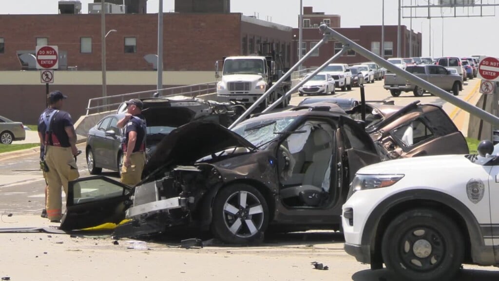 Multiple Vehicles Involved In Downtown Lincoln Rollover Crash