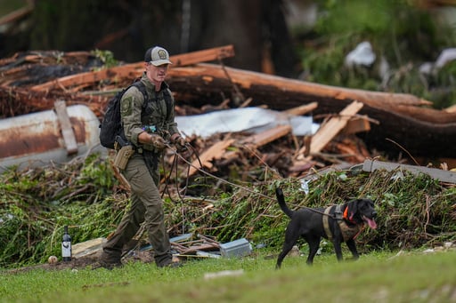 At Least 32 People Are Dead In Texas Floods As The Search Continues For People Still Missing