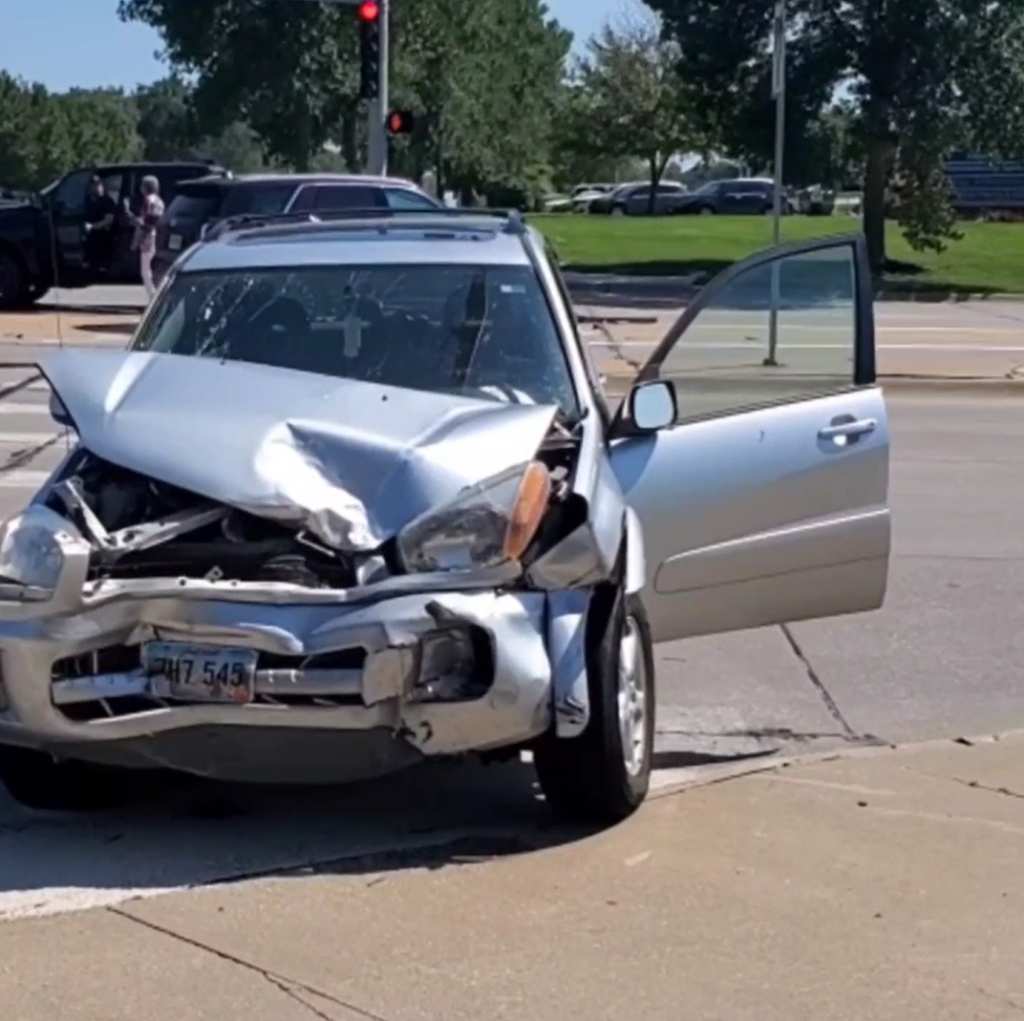 Crews Respond To Three Vehicle Crash In South Lincoln