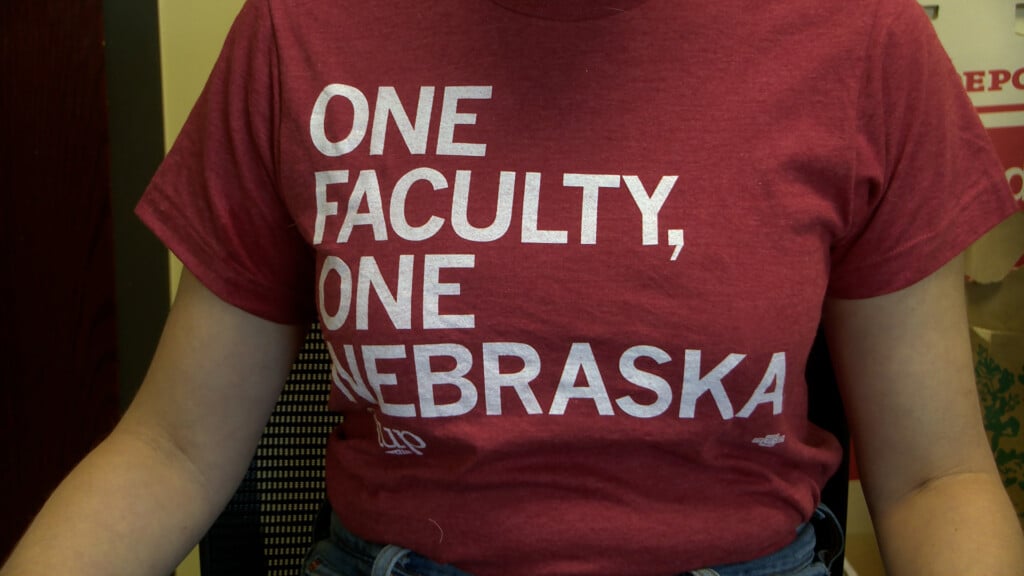 236g643200 00 45 27still001