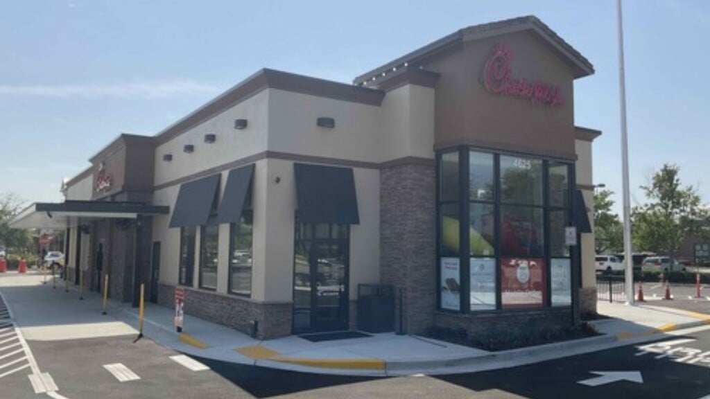 New Chick Fil A In North Lincoln Announces Opening Date With A Cows Eat Free Offer