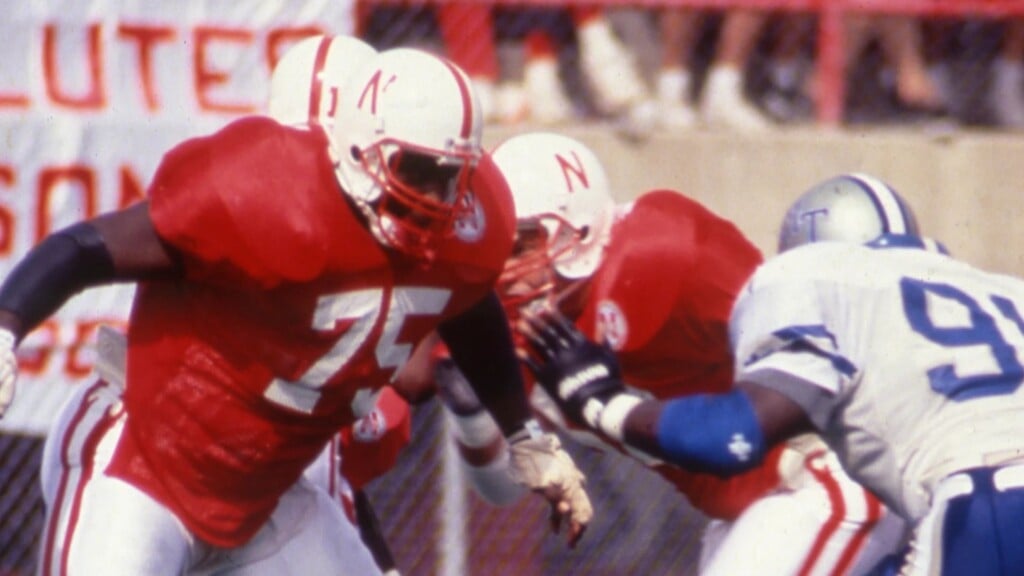 Nebraska Football Hall Of Famer Will Shields Honored With Prestigious Big Ten Award