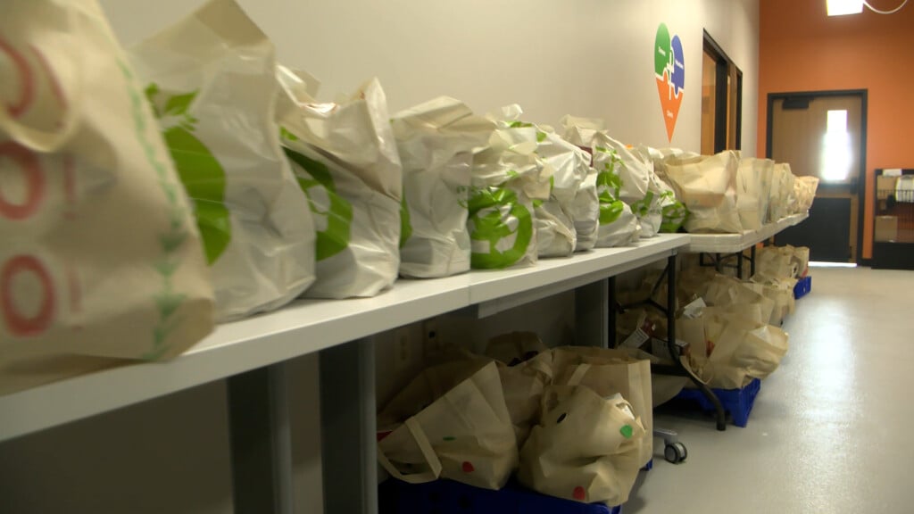 236g718100 01 07 06still001