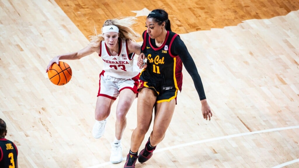 No 20 Huskers Fall To No 17 Usc In First Loss Of The Season