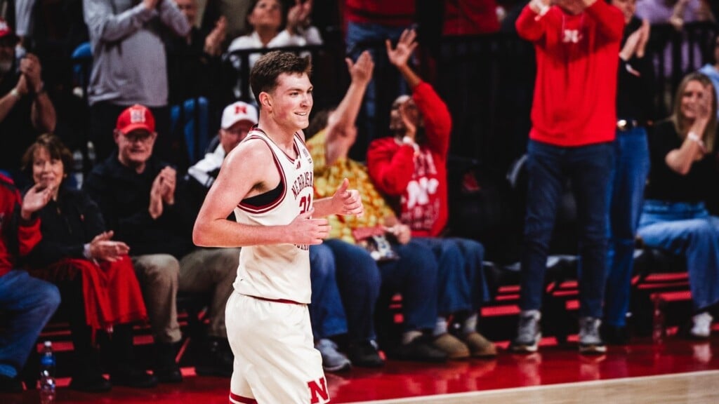 Sandfort Frager Lead No 8 Huskers Past Oregon In Dominant Fashion