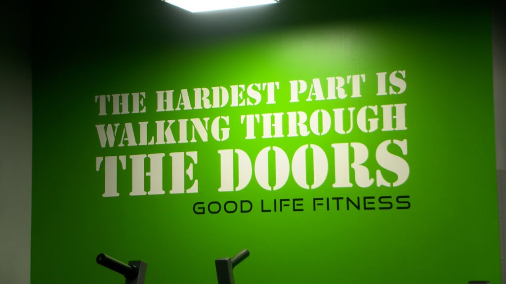 236g730900 00 06 40still001