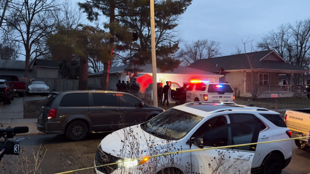 Federal agents serve warrant at home in northeast Lincoln