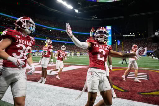 No. 1 Indiana Adds To Cfp Dominance With Crushing 56 22 Peach Bowl Semifinal Win Over No. 5 Oregon