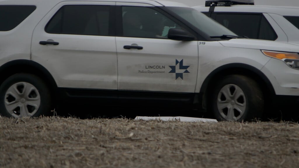 876g244100 00 44 15still002