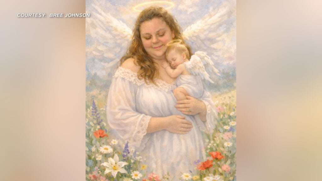 Hannah Mom Karen 0100 00 58 08still001