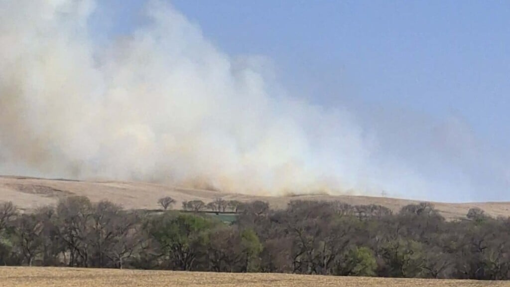 Mandatory Evacuation Order Issued For Sumner Due To Large Wildfire