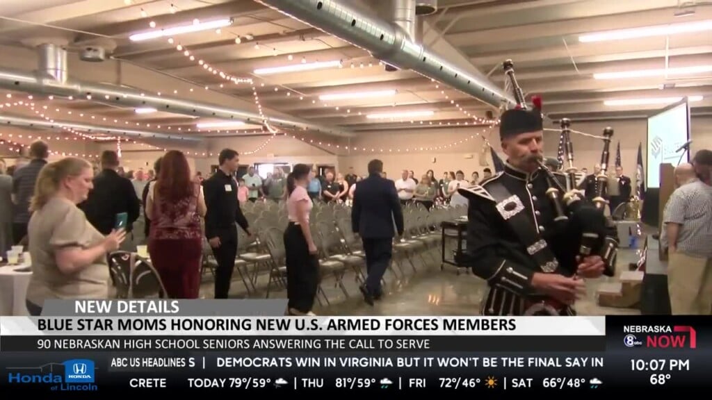 Blue Star Moms Celebrate 90 High School Seniors Who Decided To Enlist This Year