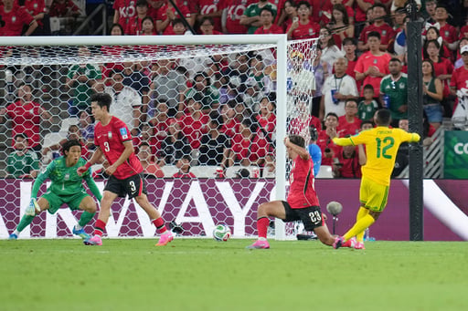 South Africa Reaches World Cup Knockout Round For 1st Time With 1 0 Win Over South Korea