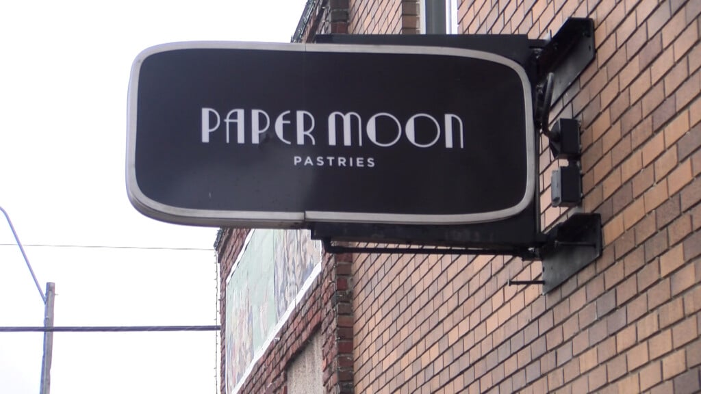 Paper Moon Pastries