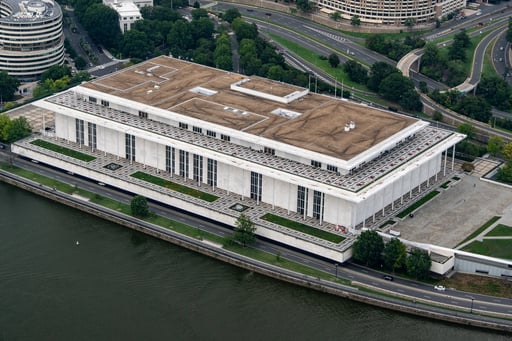 Kennedy Center Risks Financial Ruin Without Trump’s Name, Justice Department Argues