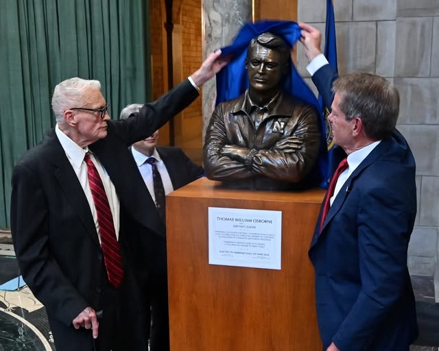 Tom Osborn Statue
