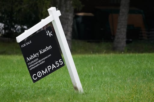 Mortgage Rates Climb For 5th Straight Week, Pushing Average Rate On A 30 Year Home Loan Above 7%