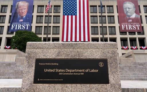 Us Unemployment Claims Dip To 206,000 As Layoffs Continue To Remain Rare