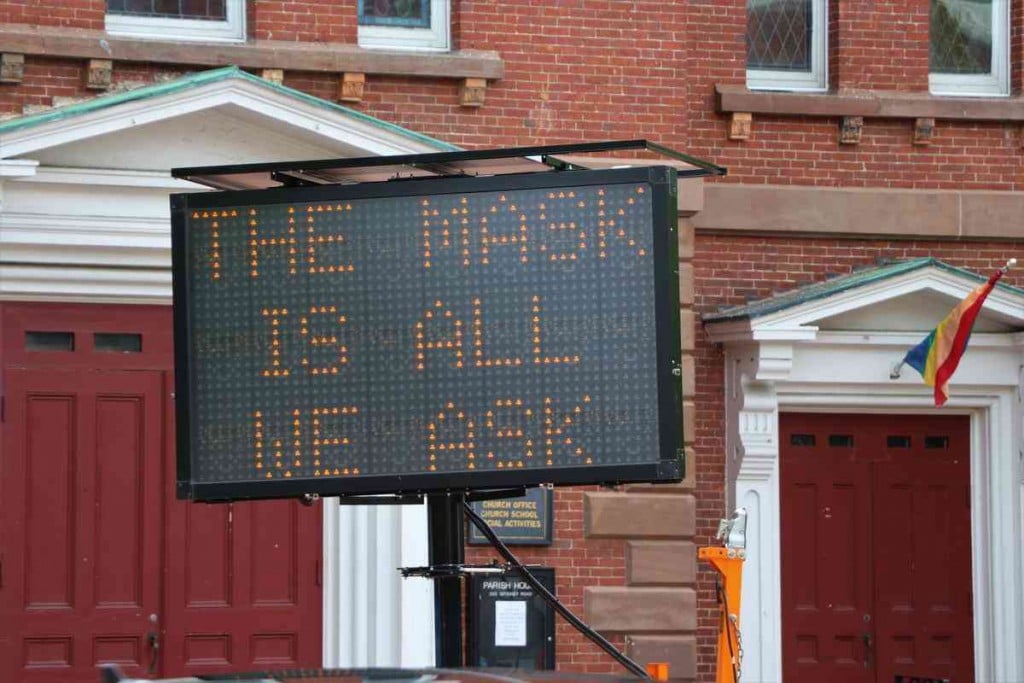 Mas Sign
