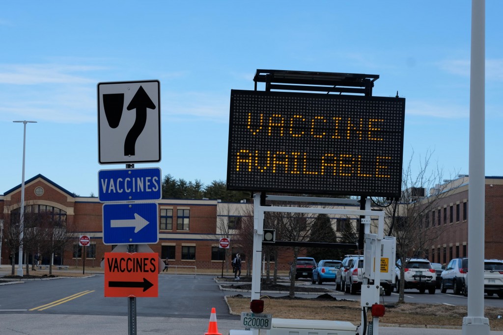 Vaccines Available Sign