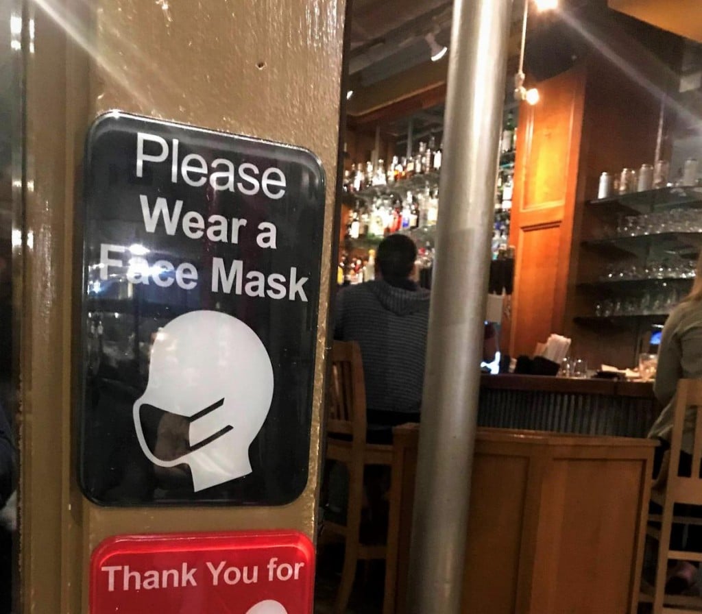 Masksignportsrestaurant Barrick1