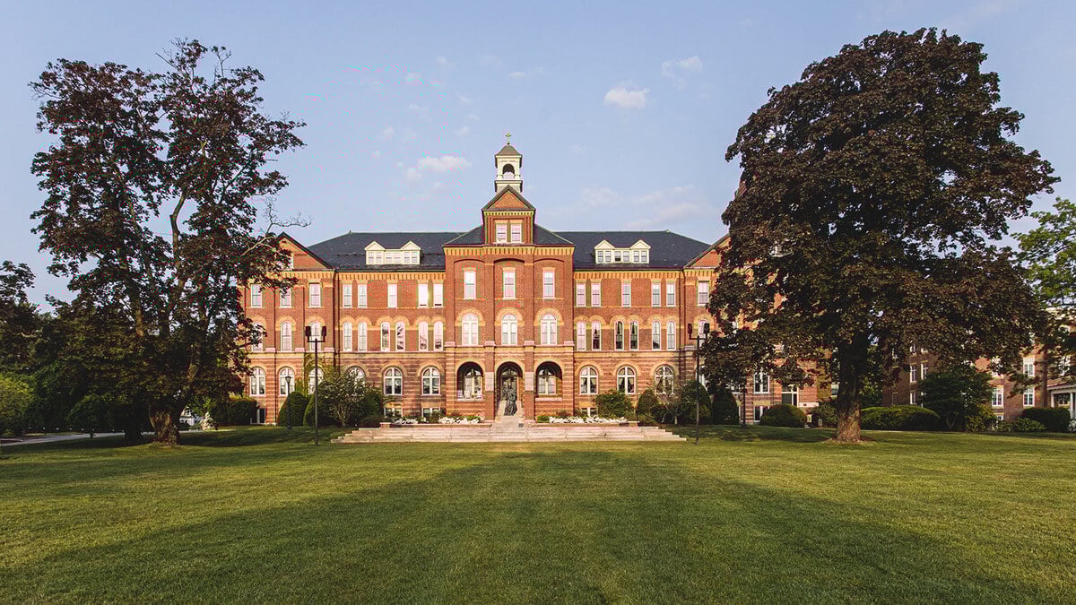 Saint Anselm College expects $40 million building for nursing 