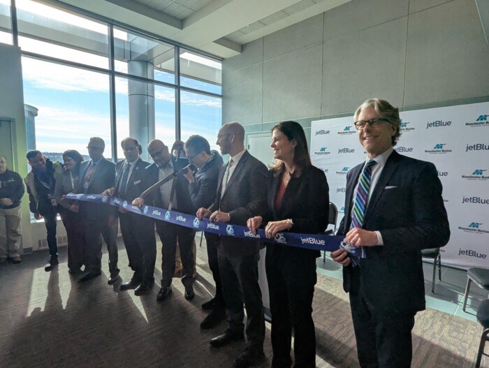 Jetblue Mht Ribbon Cutting