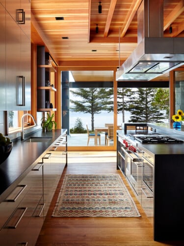 Mga Lake Point Kitchen