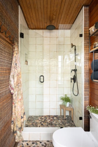 Ddcountryhousebathroom1