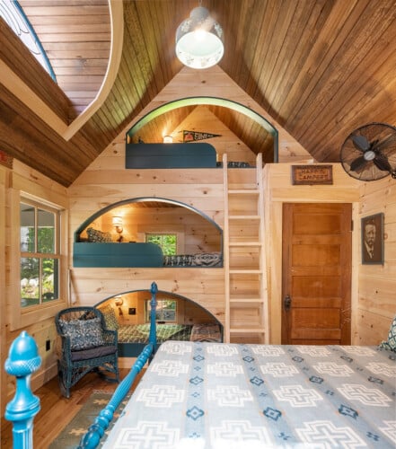 Lockes Island Bunkhouse Interior5