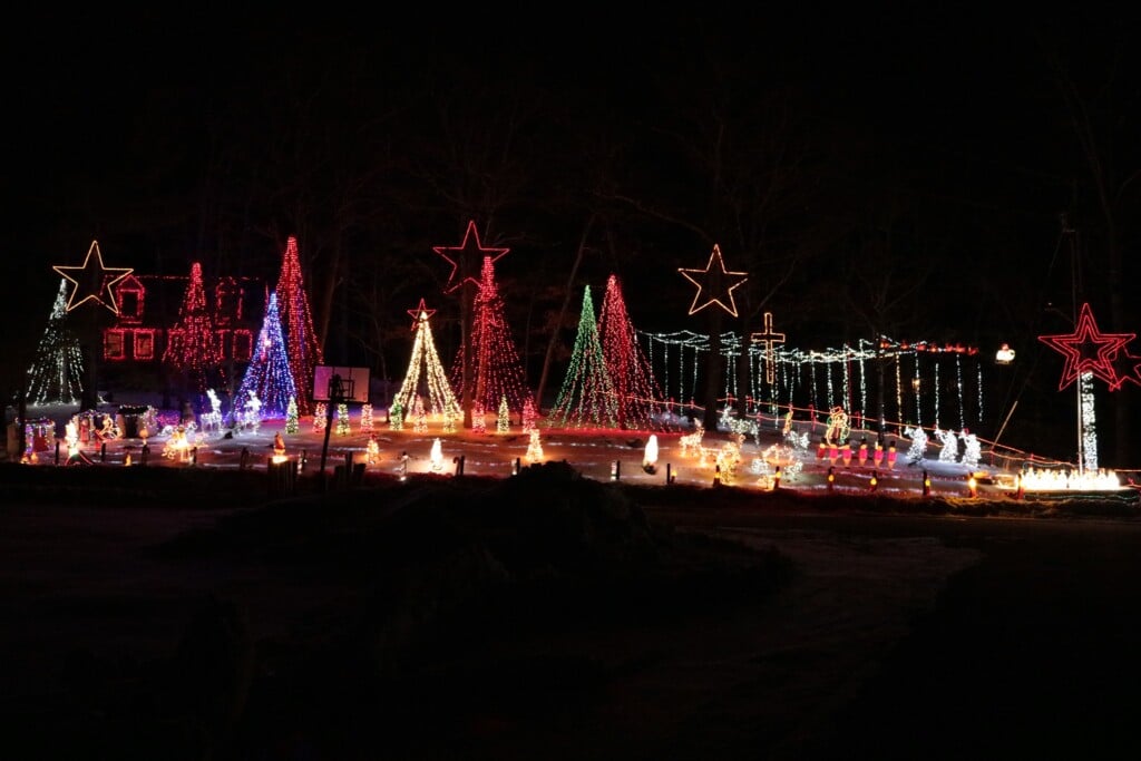 Scenic New Hampshire Christmas Lights Displays