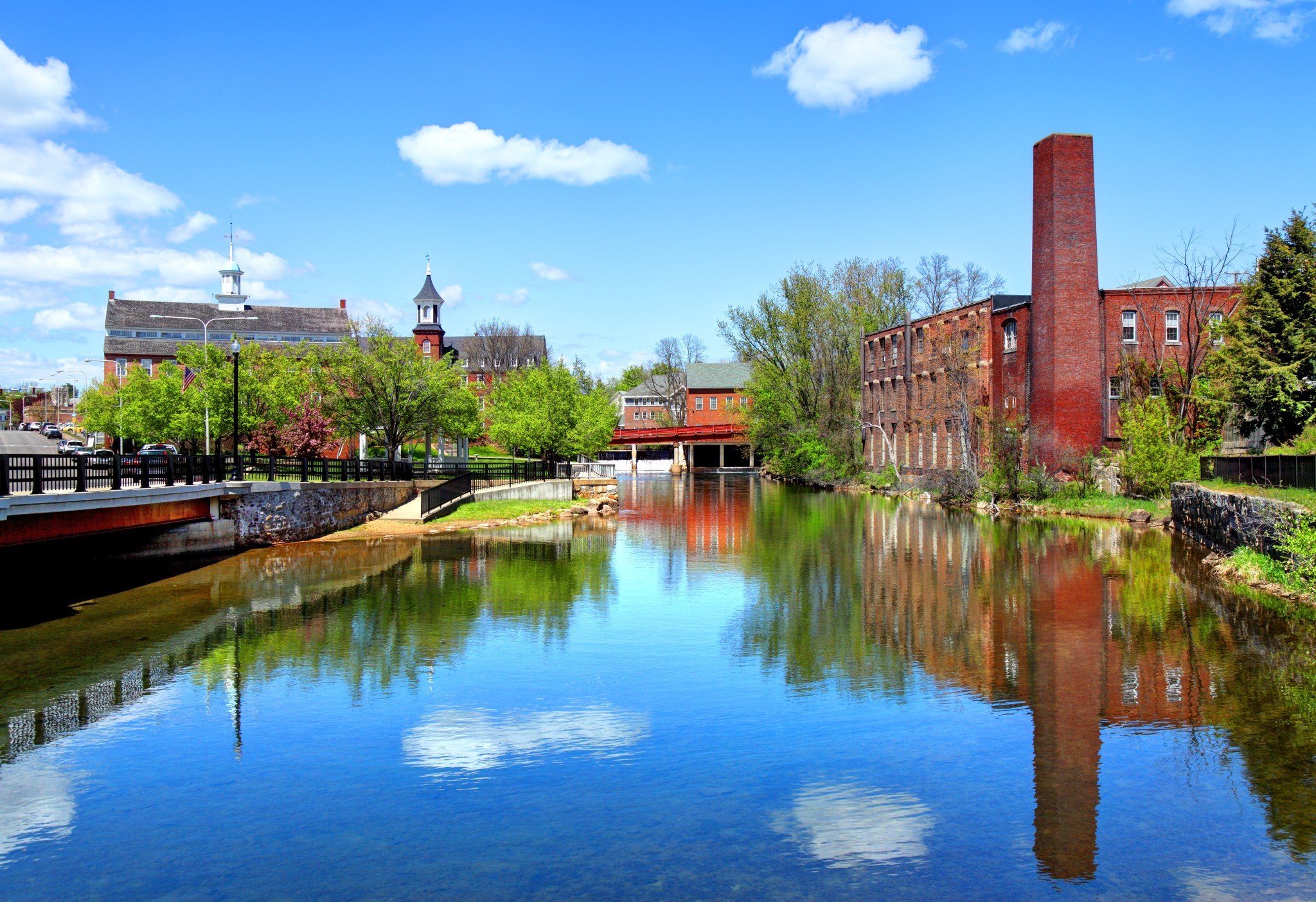 Cities On The Rise Laconia New Hampshire Magazine   Istock 532124986 2048x1404 