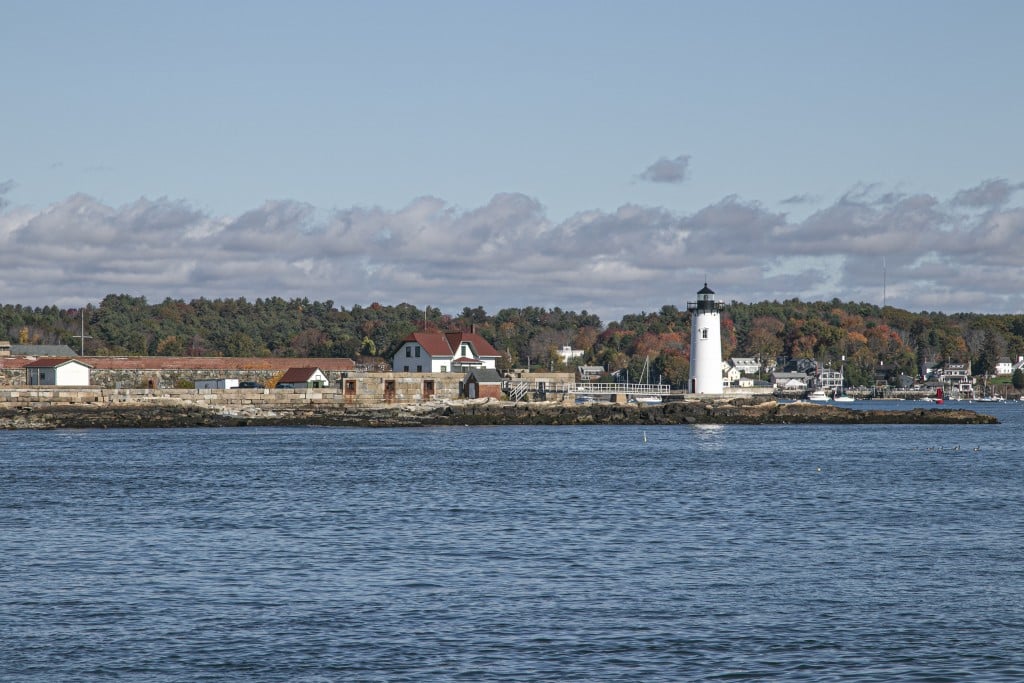 5087 New Castle Portsmouth Lighthouse And Old Fort Constitution At The Mouth Of The Piscataqua River New Castle