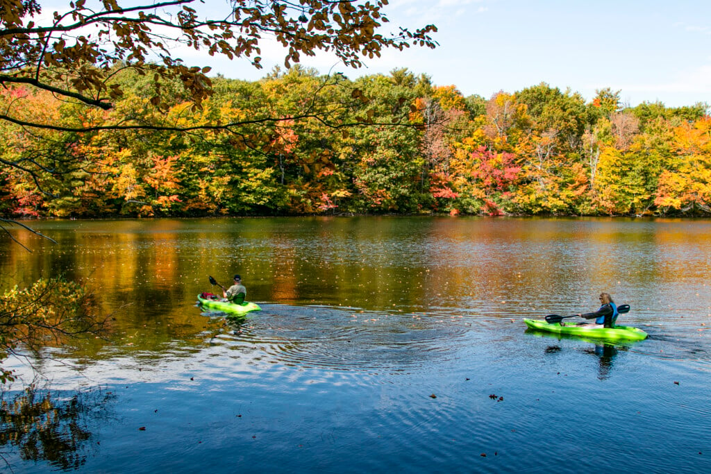 Usa, New Hampshire, Dublin, Dublin Lake, Autumn, Fall, Kayayers, Foliage