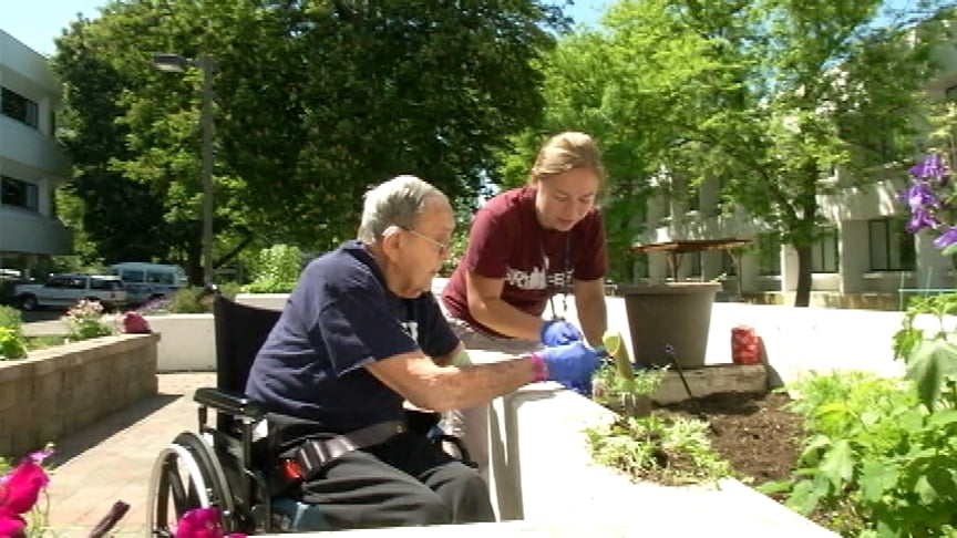 St. Luke’s uses garden therapy for stroke recovery